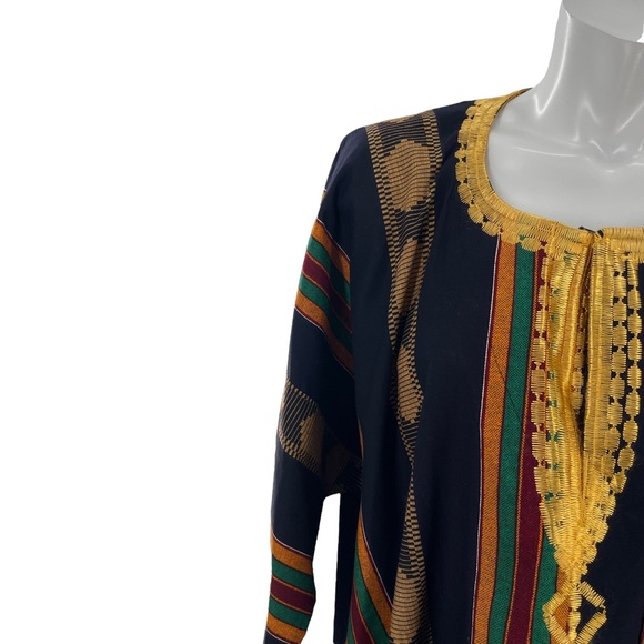 African Inspired Tunic w/ Sides Pocket with Heavy Embroidery - Picture 5 of 10